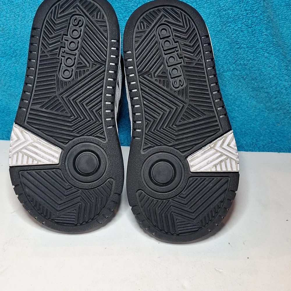 Like New Toddler Adidas Hoops Mid 2.0 Sneakers Toddler Shoes Size 7.5 Black - Picture 9 of 10
